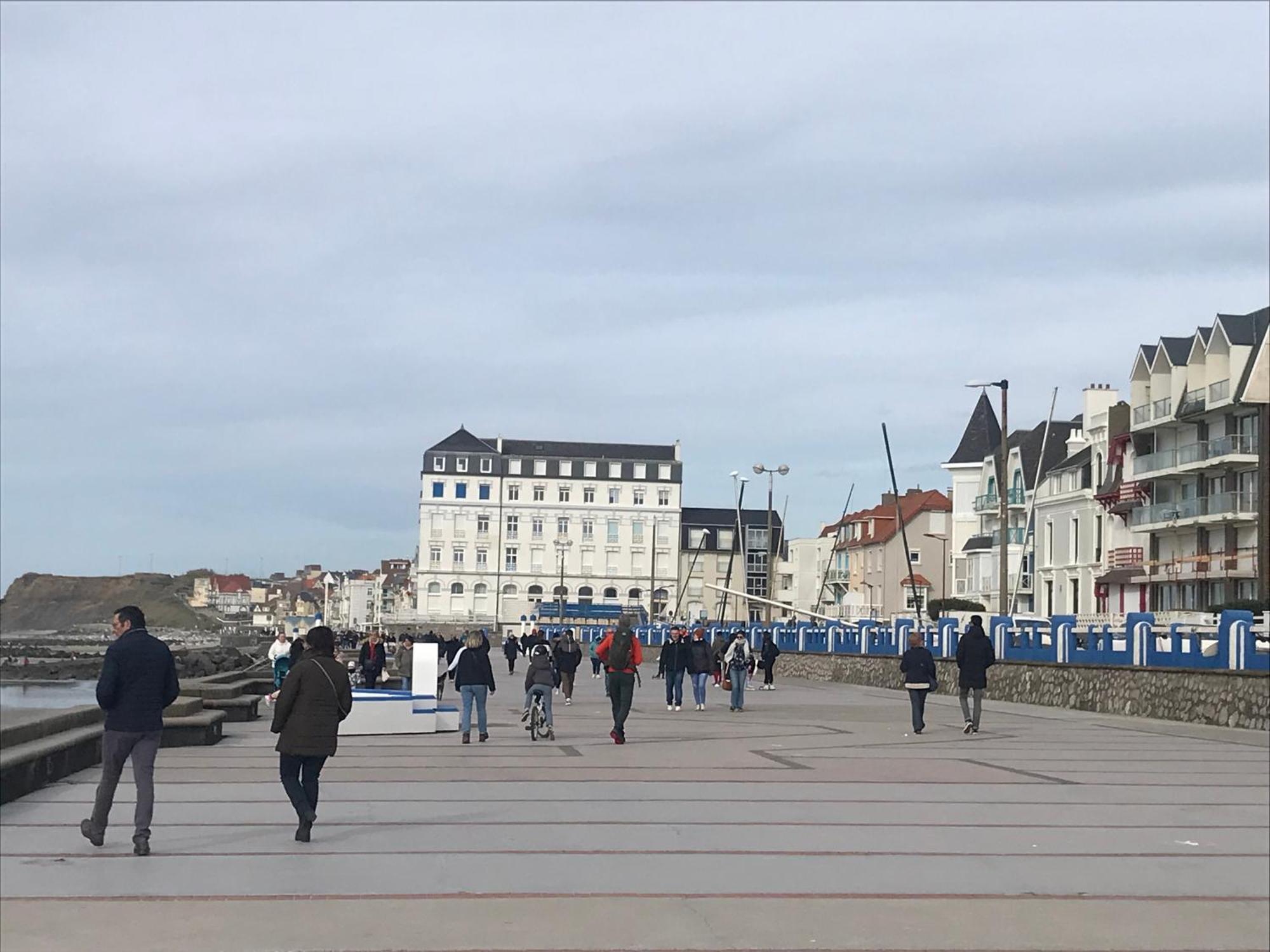 Une Jolie Vue - Appt 2 Pieces Vue Mer Balcon Sud Wimereux Exteriör bild